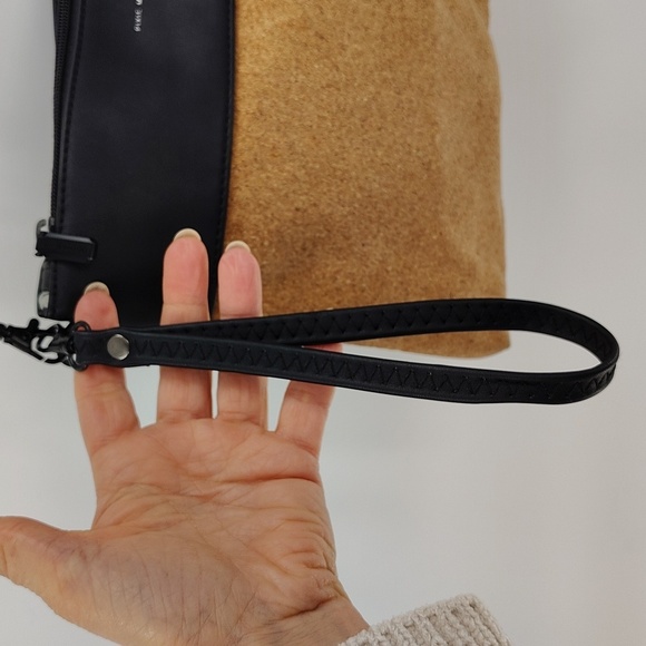 PIXIE MOOD crossbody purse clutch black & cork tan material adjustable strap - Picture 4 of 7